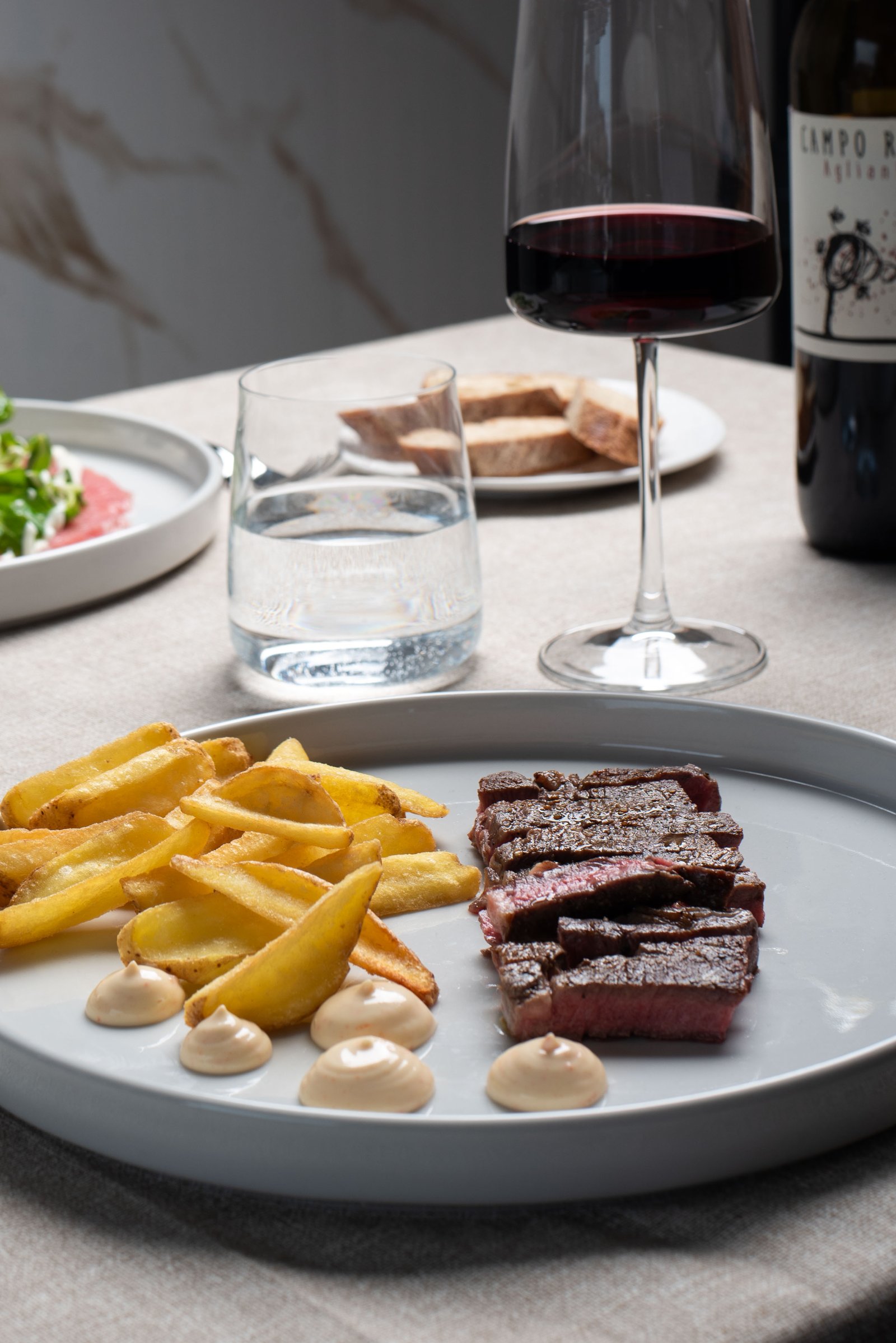 Piatto della cucina di mare e di terra di Nemo Restaurant a Salerno, foto 34
