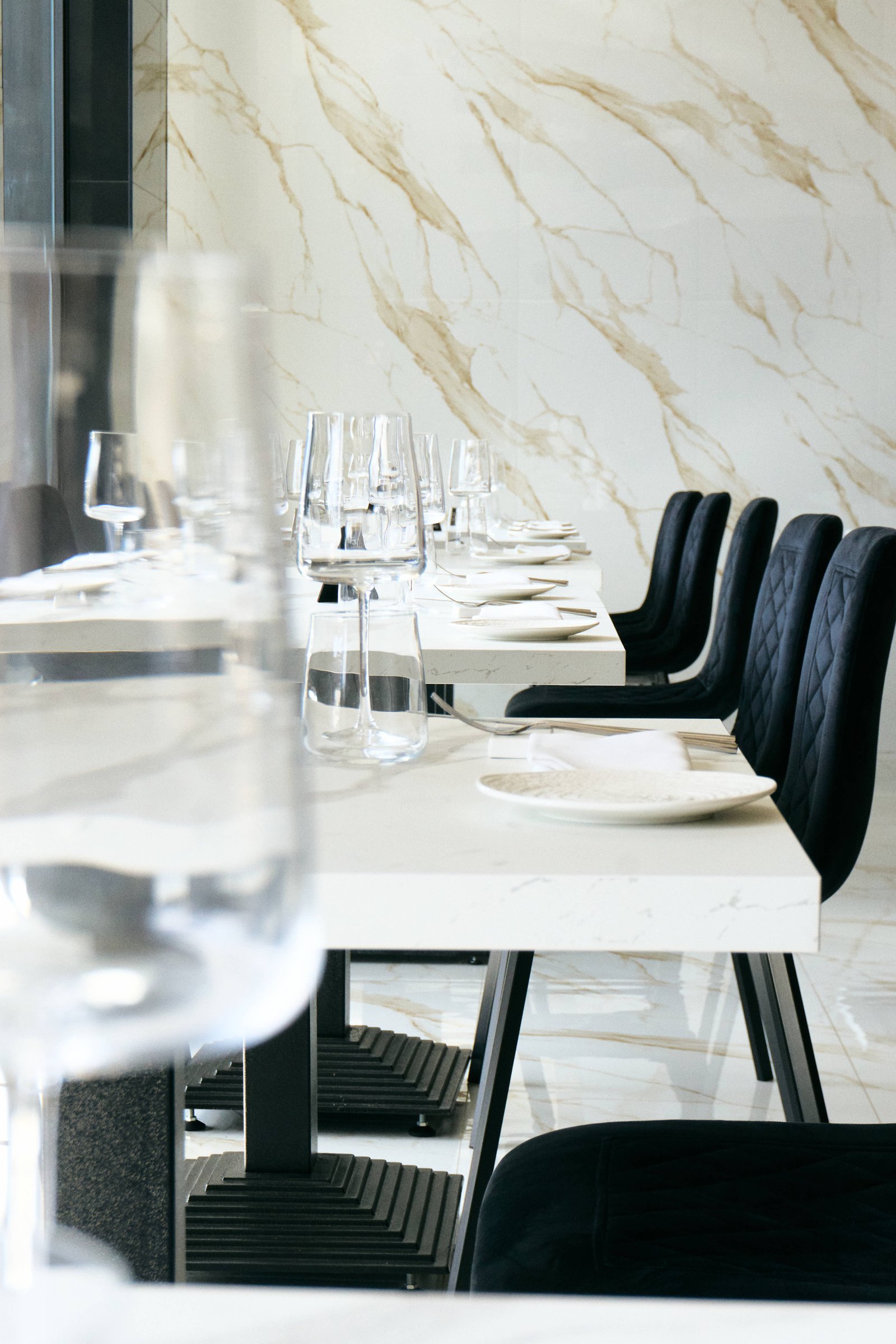 Sala elegante di Nemo Restaurant Food & Wine a Salerno, foto 3